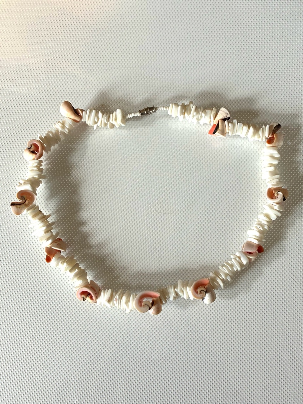 Vintage White Hawaiian Shell Chip 18” Unisex Necklace